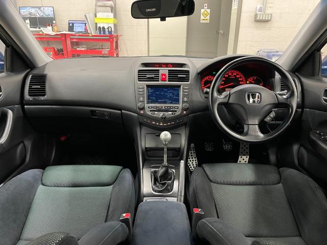 アコード ユーロＲ　◇純正レカロシート◇フジツボマフラー◇ＫＷ車高調◇純正１７インチＡＷ◇フロントスポイラー◇純正ＨＤＤナビ◇バックカメラ◇純正ＭＯＭＯステアリング◇ＨＩＤヘッドライト◇フォグライト（27枚目）