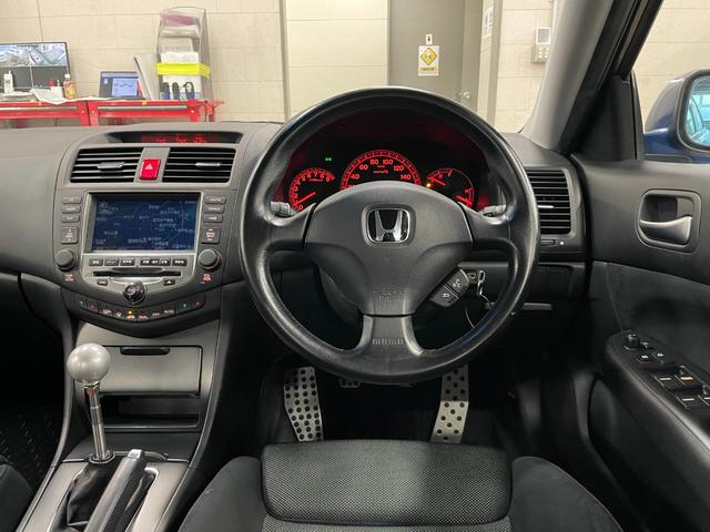 アコード ユーロＲ　◇純正レカロシート◇フジツボマフラー◇ＫＷ車高調◇純正１７インチＡＷ◇フロントスポイラー◇純正ＨＤＤナビ◇バックカメラ◇純正ＭＯＭＯステアリング◇ＨＩＤヘッドライト◇フォグライト（29枚目）