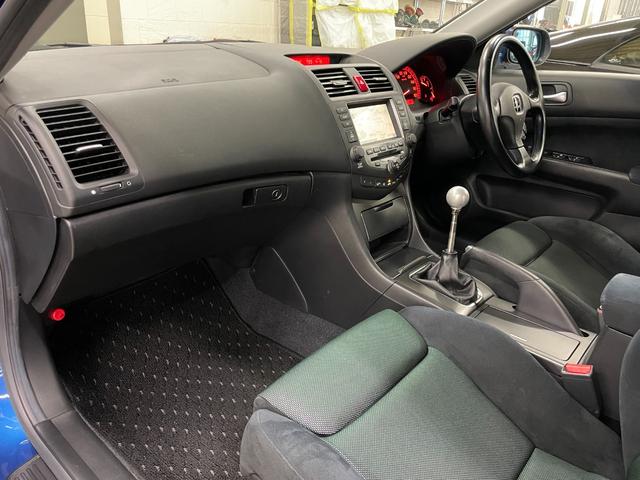 アコード ユーロＲ　◇純正レカロシート◇フジツボマフラー◇ＫＷ車高調◇純正１７インチＡＷ◇フロントスポイラー◇純正ＨＤＤナビ◇バックカメラ◇純正ＭＯＭＯステアリング◇ＨＩＤヘッドライト◇フォグライト（30枚目）