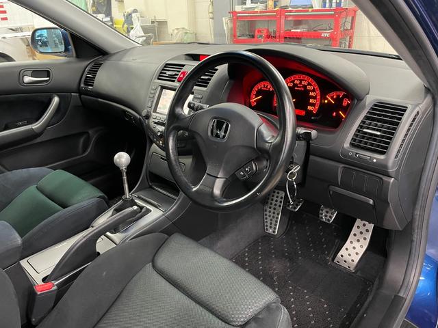 アコード ユーロＲ　◇純正レカロシート◇フジツボマフラー◇ＫＷ車高調◇純正１７インチＡＷ◇フロントスポイラー◇純正ＨＤＤナビ◇バックカメラ◇純正ＭＯＭＯステアリング◇ＨＩＤヘッドライト◇フォグライト（33枚目）