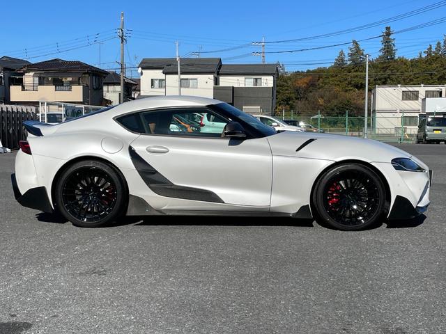 スープラ ＲＺ　マットホワイトエディション　◇５０台限定車◇ワンオーナー◇フルプロテクションフィルム施工車両◇ＧＲカーボンフルエアロ◇ＧＲ鍛造１９ＡＷ◇ＧＲスポーツマフラー◇ＧＲパフォーマンスダンパー◇ベージュレザーシート◇ＬＥＤヘッドライト（8枚目）