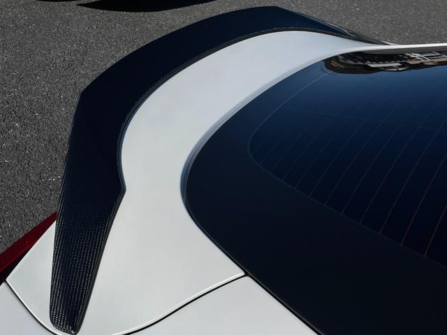 スープラ ＲＺ　マットホワイトエディション　◇５０台限定車◇ワンオーナー◇フルプロテクションフィルム施工車両◇ＧＲカーボンフルエアロ◇ＧＲ鍛造１９ＡＷ◇ＧＲスポーツマフラー◇ＧＲパフォーマンスダンパー◇ベージュレザーシート◇ＬＥＤヘッドライト（20枚目）