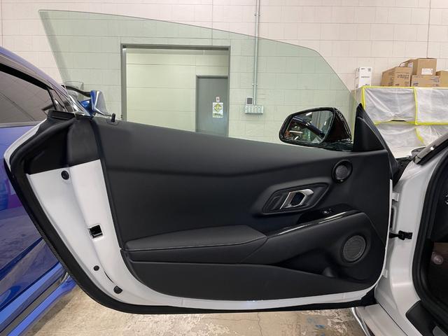 スープラ ＲＺ　マットホワイトエディション　◇５０台限定車◇ワンオーナー◇フルプロテクションフィルム施工車両◇ＧＲカーボンフルエアロ◇ＧＲ鍛造１９ＡＷ◇ＧＲスポーツマフラー◇ＧＲパフォーマンスダンパー◇ベージュレザーシート◇ＬＥＤヘッドライト（27枚目）