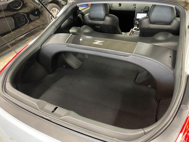 フェアレディZ バージョンニスモ タイプ380RS ◇300台限定車◇純正オプションMOMOステアリング(純正有)◇純正NISMOマフラー◇純正NISMOサスショック◇純正NISMOフルエアロ◇WORK19AW◇HIDヘッドライト◇保証書◇取扱説明書(26枚目)