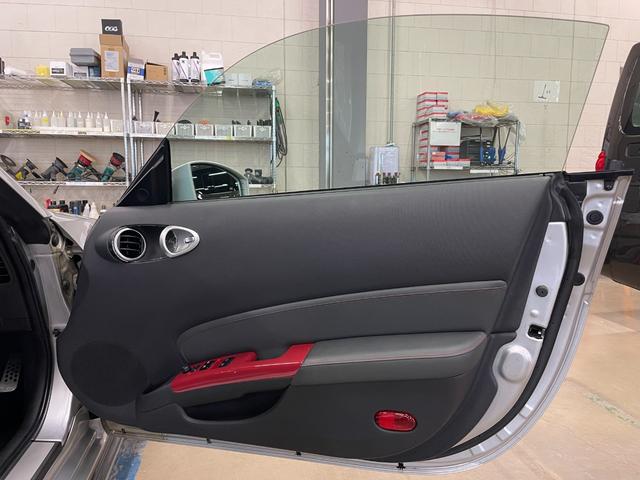 フェアレディZ バージョンニスモ タイプ380RS ◇300台限定車◇純正オプションMOMOステアリング(純正有)◇純正NISMOマフラー◇純正NISMOサスショック◇純正NISMOフルエアロ◇WORK19AW◇HIDヘッドライト◇保証書◇取扱説明書(29枚目)