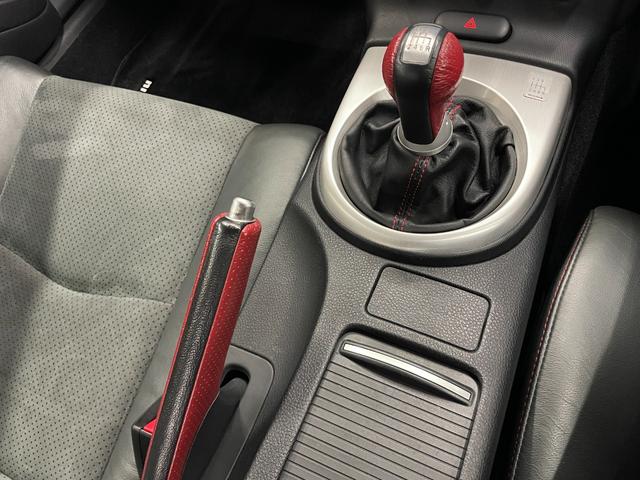 フェアレディZ バージョンニスモ タイプ380RS ◇300台限定車◇純正オプションMOMOステアリング(純正有)◇純正NISMOマフラー◇純正NISMOサスショック◇純正NISMOフルエアロ◇WORK19AW◇HIDヘッドライト◇保証書◇取扱説明書(46枚目)