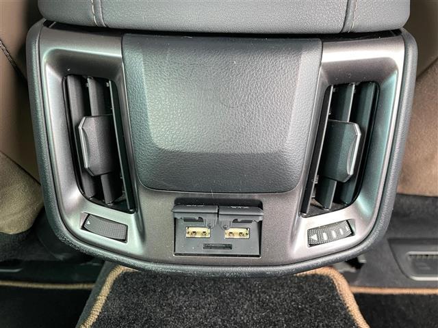 クラウンハイブリッド Ｓ　エレガンススタイルＩＩＩ　後期　純正ワイドナビ　フルセグ　ＤＶＤ　Ｂｌｕｅｔｏｏｔｈ　ドラレコ　バックカメラ　ＥＴＣ　前後コーナーセンサー　レーンアシスト　前席パワーシート　前席シートヒーター　レーダークルーズコントロール（19枚目）