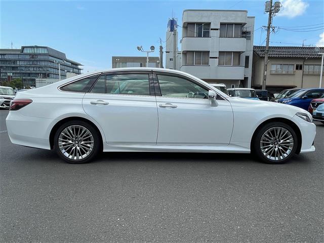 クラウンハイブリッド Ｓ　エレガンススタイルＩＩＩ　後期　純正ワイドナビ　フルセグ　ＤＶＤ　Ｂｌｕｅｔｏｏｔｈ　ドラレコ　バックカメラ　ＥＴＣ　前後コーナーセンサー　レーンアシスト　前席パワーシート　前席シートヒーター　レーダークルーズコントロール（34枚目）