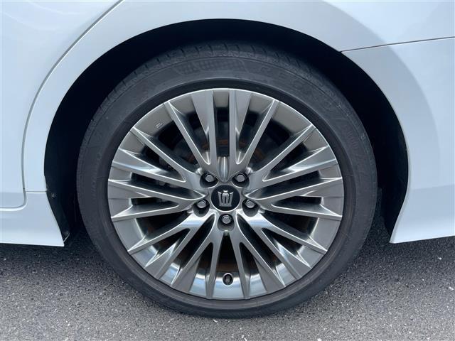 クラウンハイブリッド Ｓ　エレガンススタイルＩＩＩ　後期　純正ワイドナビ　フルセグ　ＤＶＤ　Ｂｌｕｅｔｏｏｔｈ　ドラレコ　バックカメラ　ＥＴＣ　前後コーナーセンサー　レーンアシスト　前席パワーシート　前席シートヒーター　レーダークルーズコントロール（40枚目）