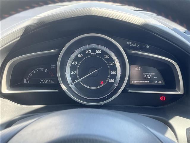 アクセラ 15S 純正ナビ フルセグTV DVD再生 Bluetooth接続 バックカメラ ETC アイドリングストップ 衝突軽減ブレーキ BSM スマートキー プッシュスタート 純正16AW 純正フロアマット(6枚目)