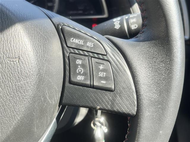 アクセラ 15S 純正ナビ フルセグTV DVD再生 Bluetooth接続 バックカメラ ETC アイドリングストップ 衝突軽減ブレーキ BSM スマートキー プッシュスタート 純正16AW 純正フロアマット(8枚目)