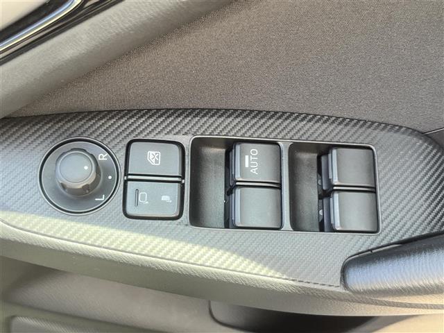 アクセラ 15S 純正ナビ フルセグTV DVD再生 Bluetooth接続 バックカメラ ETC アイドリングストップ 衝突軽減ブレーキ BSM スマートキー プッシュスタート 純正16AW 純正フロアマット(20枚目)