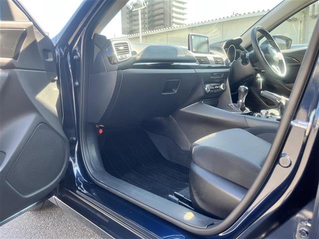 アクセラ 15S 純正ナビ フルセグTV DVD再生 Bluetooth接続 バックカメラ ETC アイドリングストップ 衝突軽減ブレーキ BSM スマートキー プッシュスタート 純正16AW 純正フロアマット(27枚目)