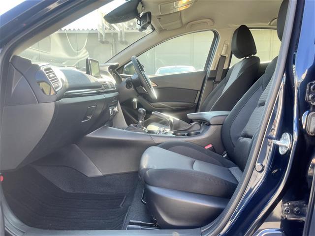 アクセラ 15S 純正ナビ フルセグTV DVD再生 Bluetooth接続 バックカメラ ETC アイドリングストップ 衝突軽減ブレーキ BSM スマートキー プッシュスタート 純正16AW 純正フロアマット(28枚目)