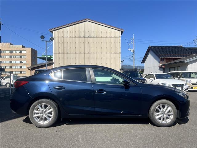 アクセラ 15S 純正ナビ フルセグTV DVD再生 Bluetooth接続 バックカメラ ETC アイドリングストップ 衝突軽減ブレーキ BSM スマートキー プッシュスタート 純正16AW 純正フロアマット(39枚目)