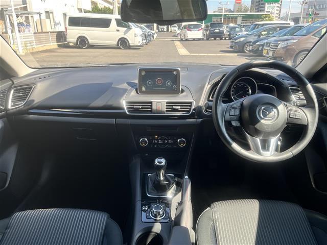 アクセラ 15S 純正ナビ フルセグTV DVD再生 Bluetooth接続 バックカメラ ETC アイドリングストップ 衝突軽減ブレーキ BSM スマートキー プッシュスタート 純正16AW 純正フロアマット(42枚目)