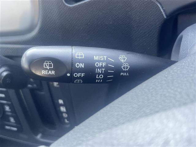 ワゴンＲ リミテッド　純正ＣＤオーディオ　バックカメラ　ＡＵＸ　盗難防止装置　プッシュスタート　スマートキー　純正ＨＩＤライト　オートライト　純正フロアマット　純正１４インチアルミホイール（8枚目）