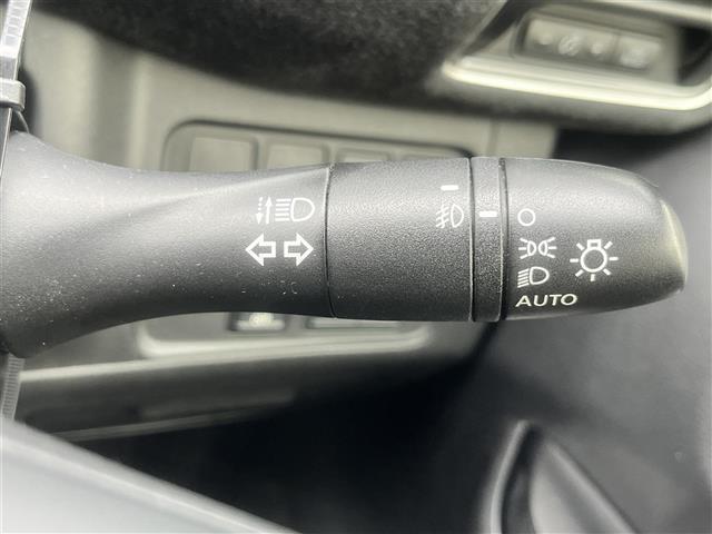 セレナ ライダー プロパイロット E 純正9インチナビ フリップダウンモニター フルセグTV DVD再生 Bluetooth バックカメラ ETC 両側パワスラ ACC アイドリングストップ コーナーセンサー スマートキー 純正16AW(11枚目)
