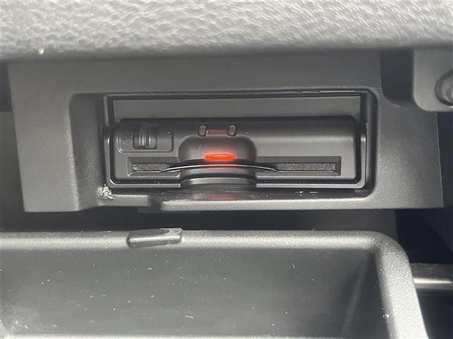 セレナ ライダー プロパイロット E 純正9インチナビ フリップダウンモニター フルセグTV DVD再生 Bluetooth バックカメラ ETC 両側パワスラ ACC アイドリングストップ コーナーセンサー スマートキー 純正16AW(15枚目)