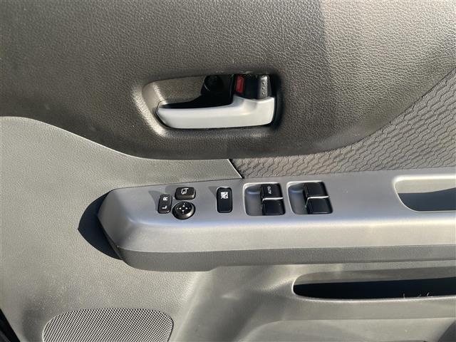 スペーシア Xリミテッド 社外ストラーダナビ フルセグ DVD再生 Bluetooth 両側パワースライド 前席シートヒータースマートキー プッシュスタート 衝突軽減ブレーキ オートライト オートエアコン 純正フロアマット(13枚目)
