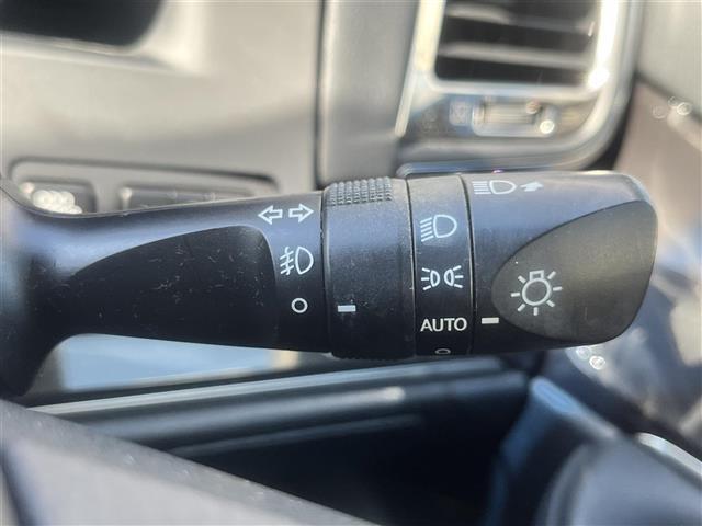 クラウンハイブリッド アスリートS 純正ナビ フルセグ DVD再生 Bluetooth ビルトインETC バックカメラ サンルーフ フルエアロ クルコン 衝突軽減ブレーキ 前席パワーシート 前席シートヒーター 純正HIDライト 純正AW(7枚目)