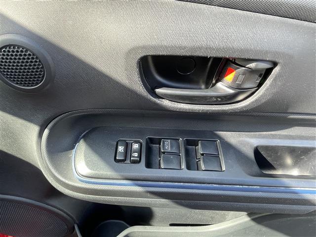 アクア S 純正ナビ フルセグ DVD再生 Bluetooth バックカメラ 前後ドラレコ ビルトインETC スマートキー プッシュスタート 社外15インチアルミ オートライト オートエアコン(15枚目)