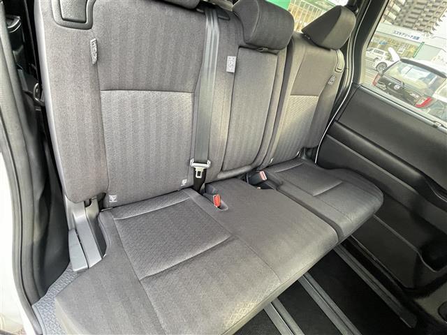 ヴォクシー Ｓ－Ｇ　ワンオーナー　純正８型ナビ　Ｂｌｕｅｔｏｏｔｈ　バックカメラ　ＥＴＣ　ドライブレコーダー　レーダークルーズコントロール　両側パワースライド　前後コーナーセンサー　レーンアシスト　純正アルミホイール（22枚目）