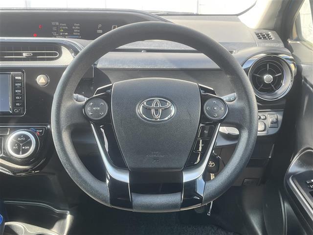 アクア Ｓ　純正ナビ　フルセグＴＶ　Ｂｌｕｅｔｏｏｔｈ　バックカメラ　ビルトインＥＴＣ　衝突軽減ブレーキ　アイドリングストップ　横滑り防止装置　純正フロアマット　保証書　取扱説明書　スペアキー１本（7枚目）