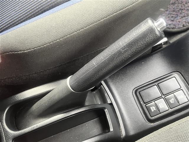 アクア Ｓ　純正ナビ　フルセグＴＶ　Ｂｌｕｅｔｏｏｔｈ　バックカメラ　ビルトインＥＴＣ　衝突軽減ブレーキ　アイドリングストップ　横滑り防止装置　純正フロアマット　保証書　取扱説明書　スペアキー１本（14枚目）