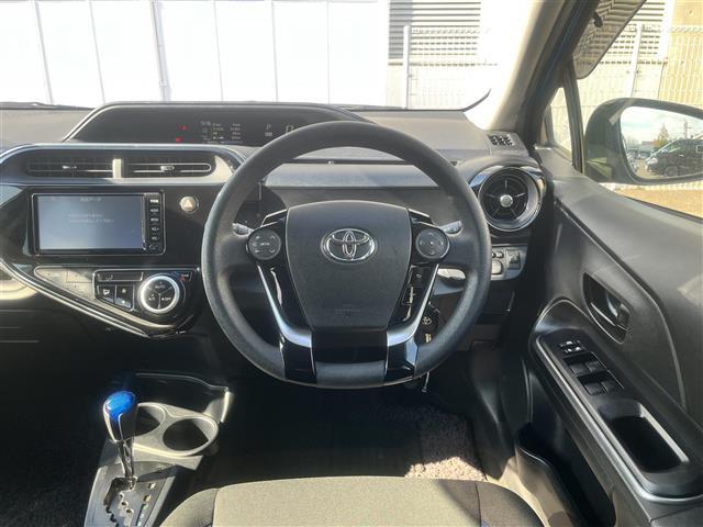 アクア Ｓ　純正ナビ　フルセグＴＶ　Ｂｌｕｅｔｏｏｔｈ　バックカメラ　ビルトインＥＴＣ　衝突軽減ブレーキ　アイドリングストップ　横滑り防止装置　純正フロアマット　保証書　取扱説明書　スペアキー１本（19枚目）