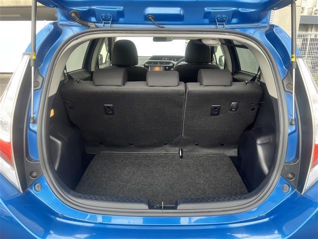 アクア Ｓ　純正ナビ　フルセグＴＶ　Ｂｌｕｅｔｏｏｔｈ　バックカメラ　ビルトインＥＴＣ　衝突軽減ブレーキ　アイドリングストップ　横滑り防止装置　純正フロアマット　保証書　取扱説明書　スペアキー１本（30枚目）