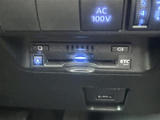 アクア Ｘ　純正メモリナビ　Ｂｌｕｅｔｏｏｔｈ　バックカメラ　ビルトインＥＴＣ　クルコン　アイドリングストップ　衝突軽減ブレーキ　オートハイビーム／ライト　スマートキー　プッシュスタート　純正ＬＥＤヘッドライト（15枚目）