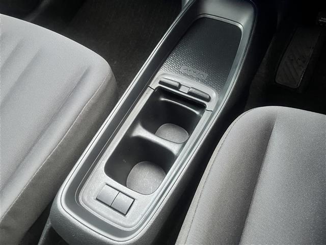 アクア Ｘ　純正メモリナビ　Ｂｌｕｅｔｏｏｔｈ　バックカメラ　ビルトインＥＴＣ　クルコン　アイドリングストップ　衝突軽減ブレーキ　オートハイビーム／ライト　スマートキー　プッシュスタート　純正ＬＥＤヘッドライト（17枚目）