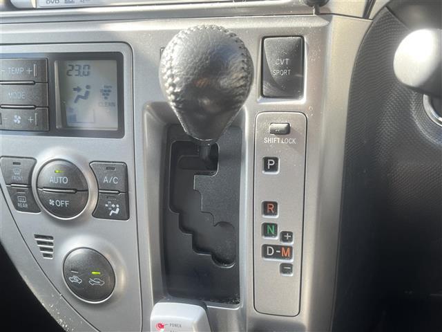 ラクティス Ｇ　ＬパッケージＨＩＤセレクション　純正ナビ　ＤＶＤ再生　ビルトインＥＴＣ　クルーズコントロール　パドルシフト　スマートキー　プッシュスタート　純正ＨＩＤライト　純正フロアマット　社外アルミホイール　取扱説明書　スペアキー１本（11枚目）