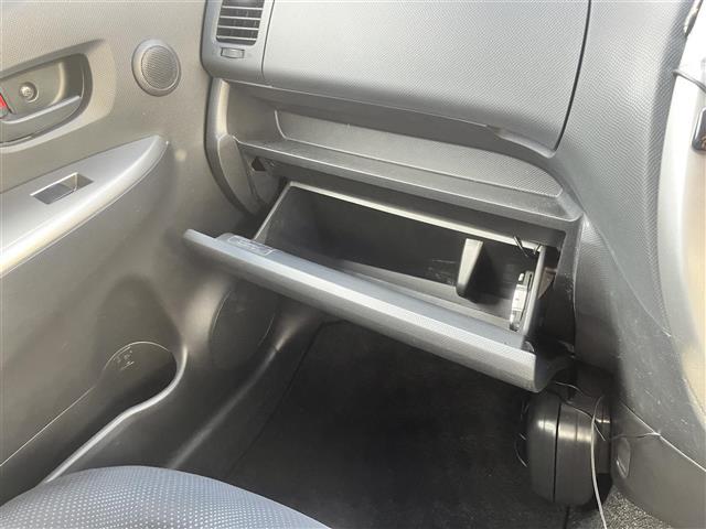 ラクティス Ｇ　ＬパッケージＨＩＤセレクション　純正ナビ　ＤＶＤ再生　ビルトインＥＴＣ　クルーズコントロール　パドルシフト　スマートキー　プッシュスタート　純正ＨＩＤライト　純正フロアマット　社外アルミホイール　取扱説明書　スペアキー１本（12枚目）