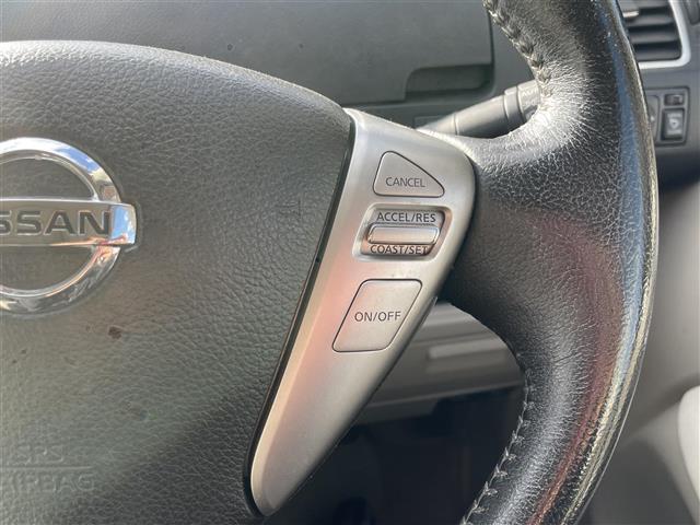 セレナ ２０Ｇ　純正ナビ　ＤＶＤ再生　ＥＴＣ　クルーズコントロール　全方位カメラ　前後コーナーセンサー　両側パワースライドドア　後席モニター　スマートキー　プッシュスタート　純正フロアマット（7枚目）