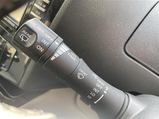 セレナ ２０Ｇ　純正ナビ　ＤＶＤ再生　ＥＴＣ　クルーズコントロール　全方位カメラ　前後コーナーセンサー　両側パワースライドドア　後席モニター　スマートキー　プッシュスタート　純正フロアマット（8枚目）