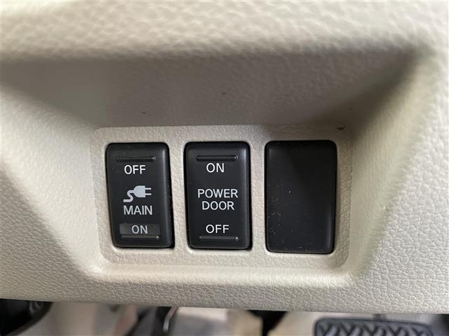 セレナ ２０Ｇ　純正ナビ　ＤＶＤ再生　ＥＴＣ　クルーズコントロール　全方位カメラ　前後コーナーセンサー　両側パワースライドドア　後席モニター　スマートキー　プッシュスタート　純正フロアマット（12枚目）