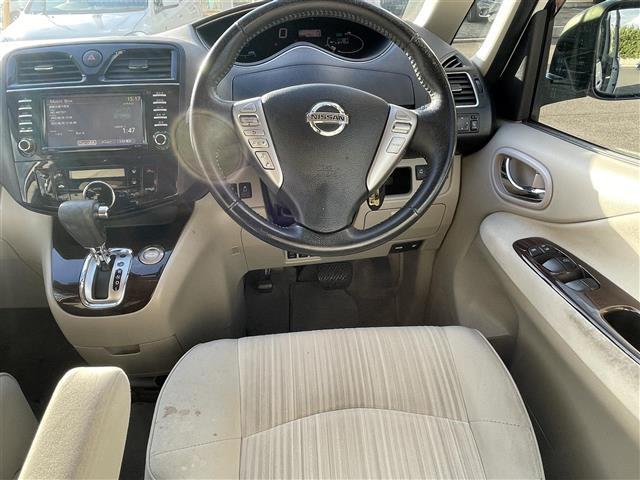 セレナ ２０Ｇ　純正ナビ　ＤＶＤ再生　ＥＴＣ　クルーズコントロール　全方位カメラ　前後コーナーセンサー　両側パワースライドドア　後席モニター　スマートキー　プッシュスタート　純正フロアマット（17枚目）