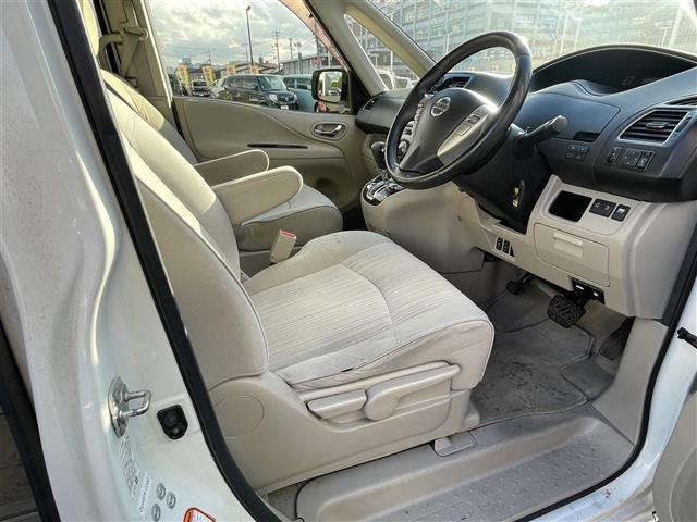 セレナ ２０Ｇ　純正ナビ　ＤＶＤ再生　ＥＴＣ　クルーズコントロール　全方位カメラ　前後コーナーセンサー　両側パワースライドドア　後席モニター　スマートキー　プッシュスタート　純正フロアマット（18枚目）