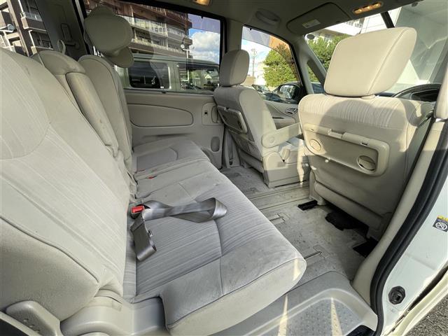 セレナ ２０Ｇ　純正ナビ　ＤＶＤ再生　ＥＴＣ　クルーズコントロール　全方位カメラ　前後コーナーセンサー　両側パワースライドドア　後席モニター　スマートキー　プッシュスタート　純正フロアマット（21枚目）