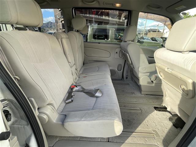 セレナ ２０Ｇ　純正ナビ　ＤＶＤ再生　ＥＴＣ　クルーズコントロール　全方位カメラ　前後コーナーセンサー　両側パワースライドドア　後席モニター　スマートキー　プッシュスタート　純正フロアマット（22枚目）