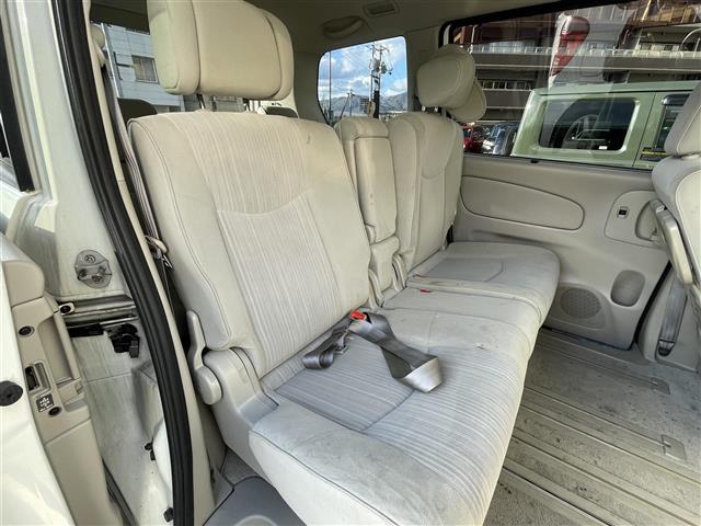 セレナ ２０Ｇ　純正ナビ　ＤＶＤ再生　ＥＴＣ　クルーズコントロール　全方位カメラ　前後コーナーセンサー　両側パワースライドドア　後席モニター　スマートキー　プッシュスタート　純正フロアマット（23枚目）