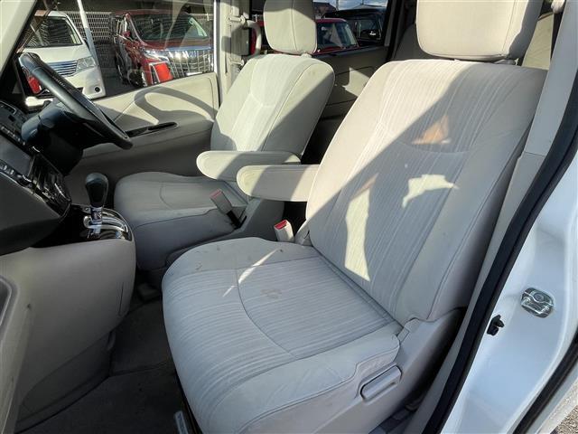 セレナ ２０Ｇ　純正ナビ　ＤＶＤ再生　ＥＴＣ　クルーズコントロール　全方位カメラ　前後コーナーセンサー　両側パワースライドドア　後席モニター　スマートキー　プッシュスタート　純正フロアマット（27枚目）