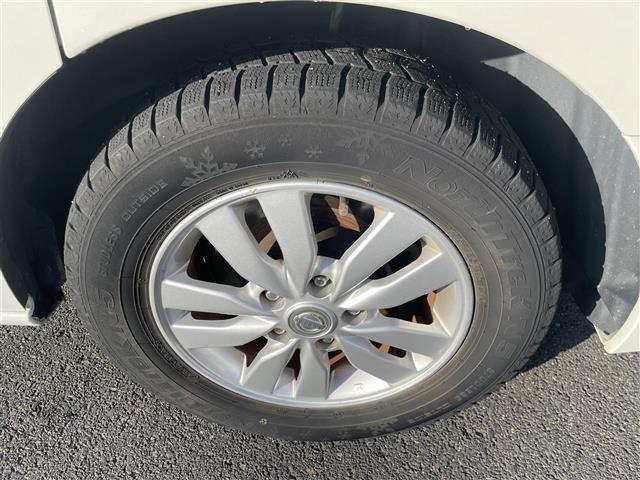 セレナ ２０Ｇ　純正ナビ　ＤＶＤ再生　ＥＴＣ　クルーズコントロール　全方位カメラ　前後コーナーセンサー　両側パワースライドドア　後席モニター　スマートキー　プッシュスタート　純正フロアマット（40枚目）