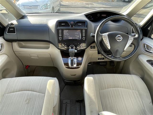 セレナ ２０Ｇ　純正ナビ　ＤＶＤ再生　ＥＴＣ　クルーズコントロール　全方位カメラ　前後コーナーセンサー　両側パワースライドドア　後席モニター　スマートキー　プッシュスタート　純正フロアマット（41枚目）