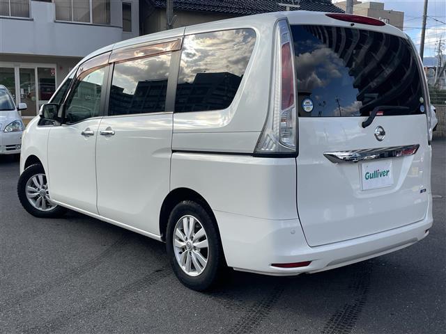 セレナ ２０Ｇ　純正ナビ　ＤＶＤ再生　ＥＴＣ　クルーズコントロール　全方位カメラ　前後コーナーセンサー　両側パワースライドドア　後席モニター　スマートキー　プッシュスタート　純正フロアマット（42枚目）