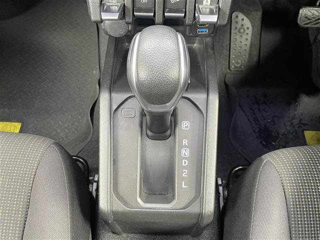 ジムニーシエラ ＪＣ　ワンオーナー　純正ＳＤナビ　ＤＶＤ／ＢＤ再生　フルセグ　Ｂｌｕｅｔｏｏｔｈ　ビルトインＥＴＣ　前席シートヒータ　クルーズコントロール　ダウンヒルアシストコントロール　衝突軽減ブレーキ　レーンアシスト（10枚目）