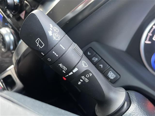 アルファードハイブリッド ＳＲ　サイドリフトアップ　純正９型ナビ　ＪＢＬサウンド　後席モニター　ＤＶＤ再生　フルセグ　ＢＴ　黒レザーシート　バックカメラ　ＥＴＣ２．０　両側パワースライド　前後ドラレコ　クルーズコントロール　　助手席／２列目オットマン（12枚目）