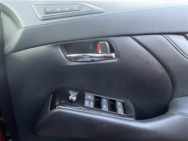 アルファードハイブリッド ＳＲ　サイドリフトアップ　純正９型ナビ　ＪＢＬサウンド　後席モニター　ＤＶＤ再生　フルセグ　ＢＴ　黒レザーシート　バックカメラ　ＥＴＣ２．０　両側パワースライド　前後ドラレコ　クルーズコントロール　　助手席／２列目オットマン（18枚目）